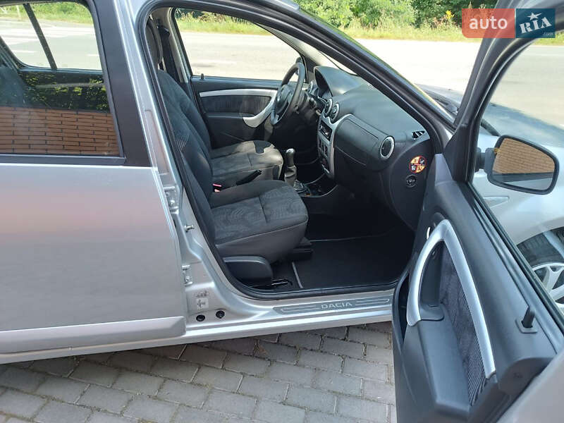 Хэтчбек Dacia Sandero 2009 в Красилове