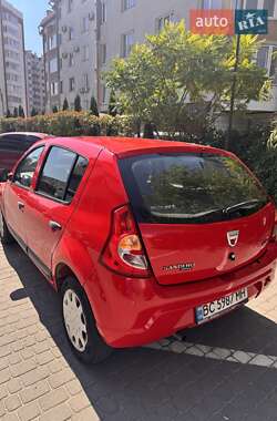 Хэтчбек Dacia Sandero 2012 в 