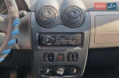 Хетчбек Dacia Sandero 2009 в  фото 18 Хетчбек Dacia Sandero 2009 в