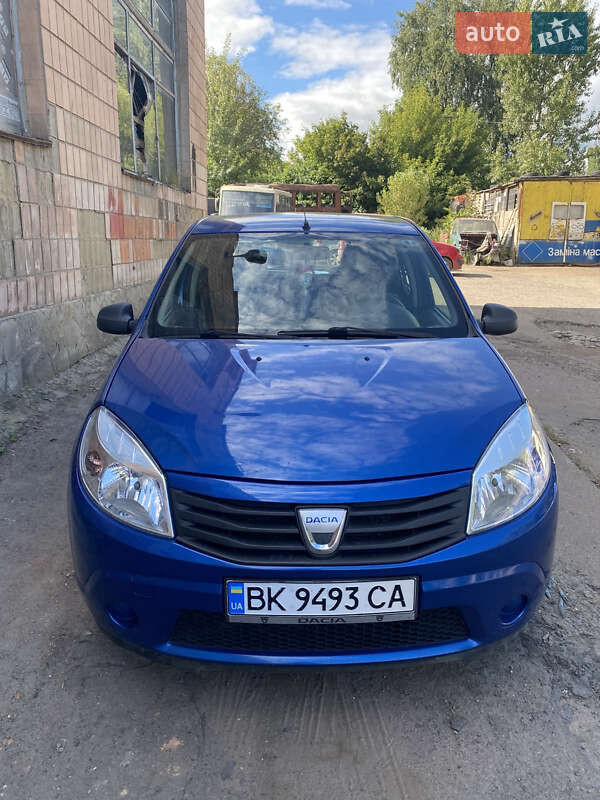 Dacia Sandero 2011