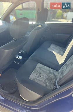 Хэтчбек Dacia Sandero 2009 в 