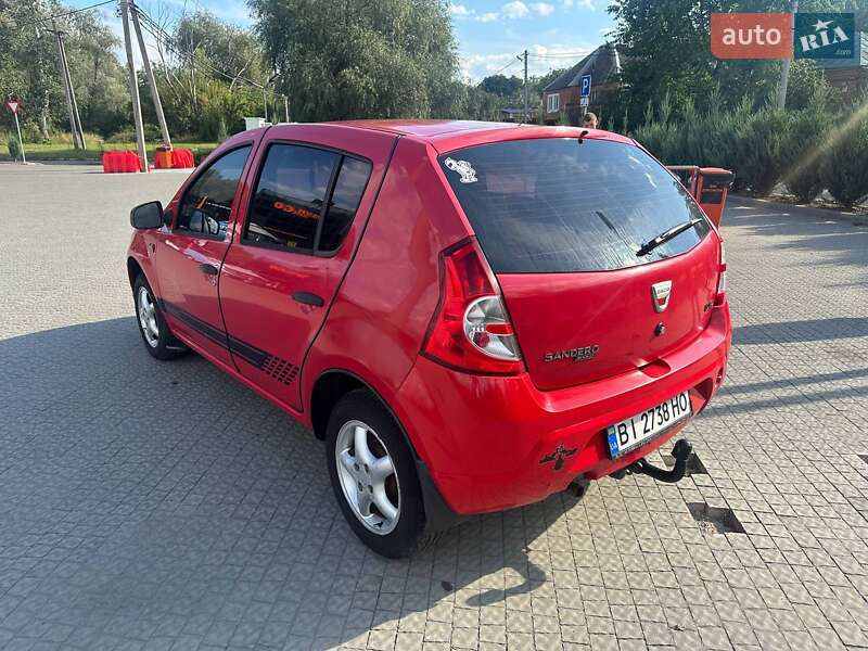 Хэтчбек Dacia Sandero 2009 в Полтаве