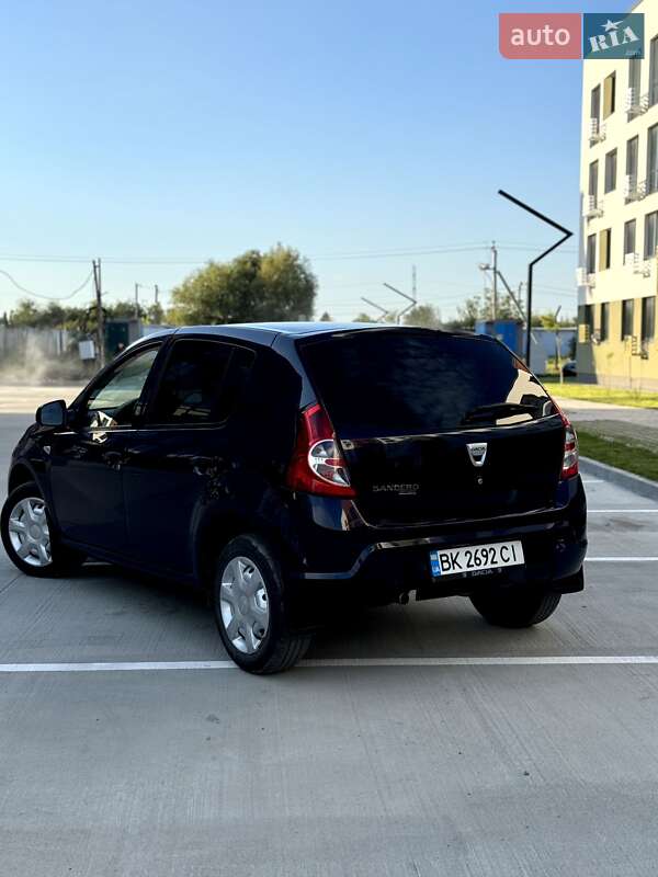 Хетчбек Dacia Sandero 2010 в Рівному