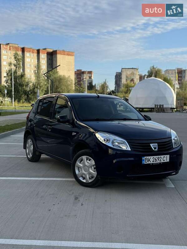 Хетчбек Dacia Sandero 2010 в Рівному
