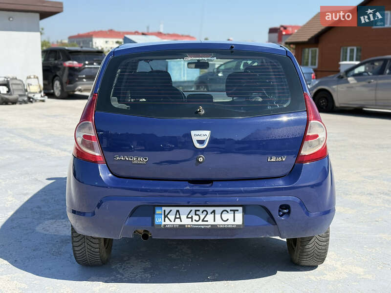 Хетчбек Dacia Sandero 2009 в Києві