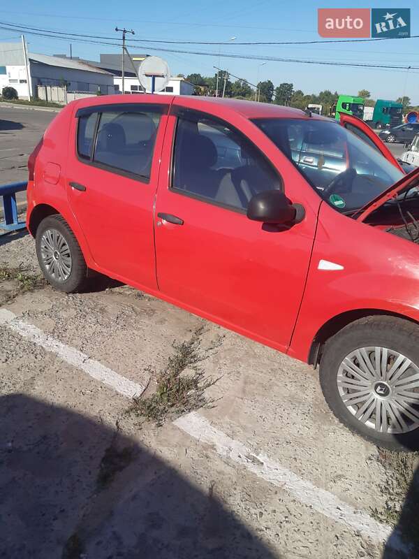 Хетчбек Dacia Sandero 2009 в Полтаві