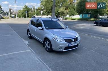 Хетчбек Dacia Sandero 2009 в Лебедині