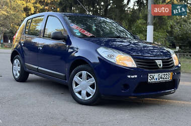 Хетчбек Dacia Sandero 2010 в Умані
