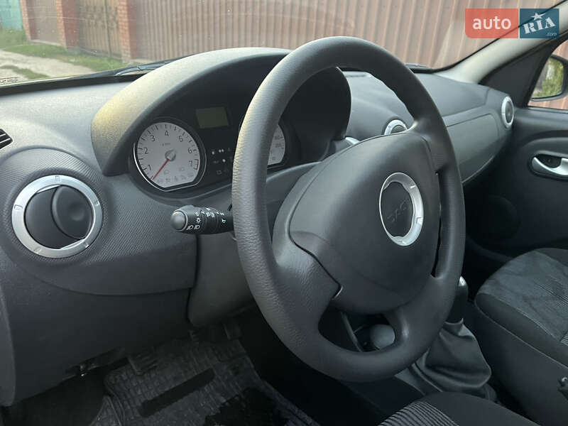 Хетчбек Dacia Sandero 2008 в Охтирці