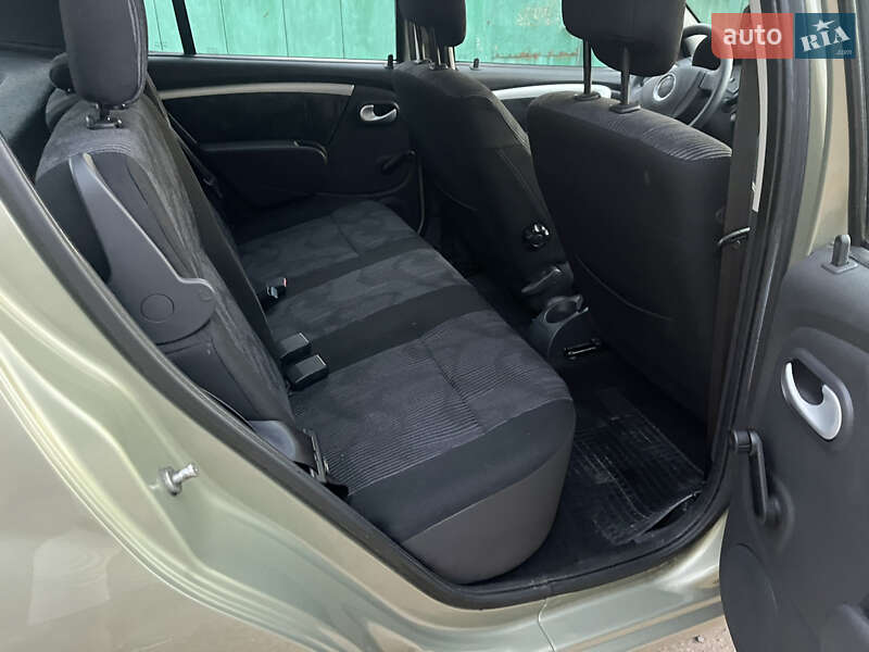 Хетчбек Dacia Sandero 2008 в Охтирці