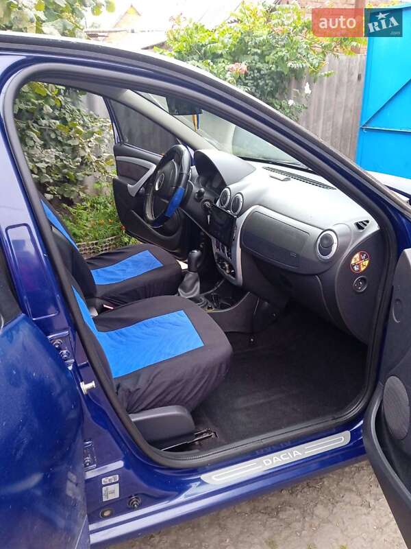 Хэтчбек Dacia Sandero 2009 в Сумах