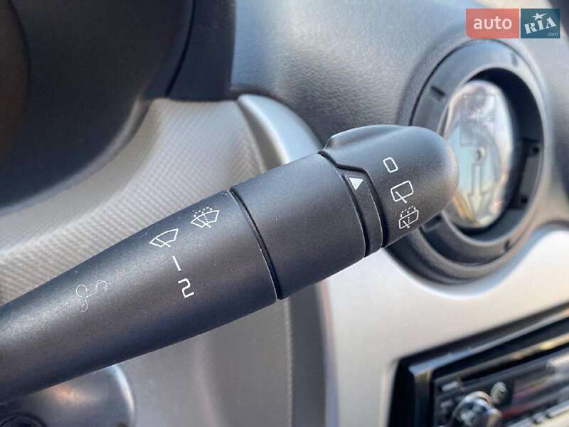 Хэтчбек Dacia Sandero 2010 в Львове