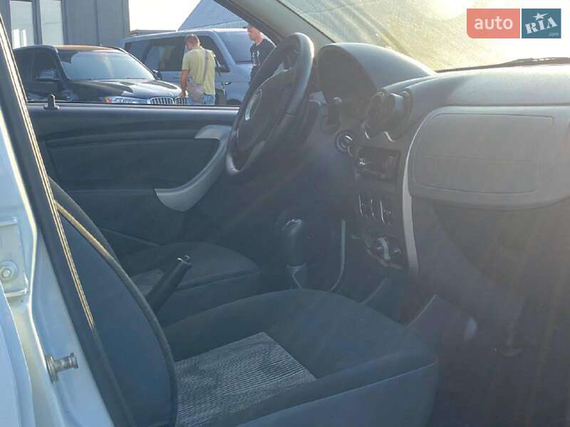 Хэтчбек Dacia Sandero 2010 в Львове