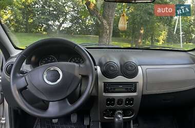 Хэтчбек Dacia Sandero 2008 в 