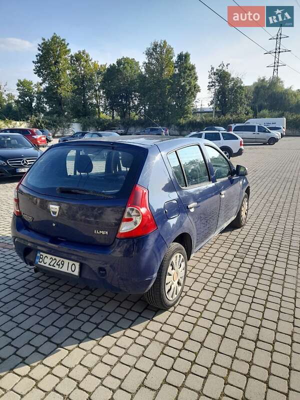 Хетчбек Dacia Sandero 2009 в Львові