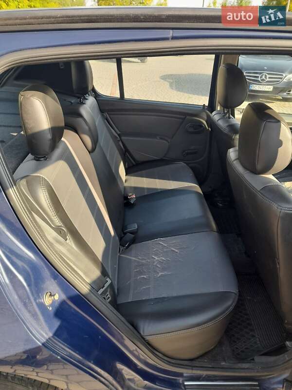 Хетчбек Dacia Sandero 2009 в Львові