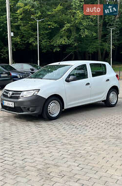 Хэтчбек Dacia Sandero 2015 в 