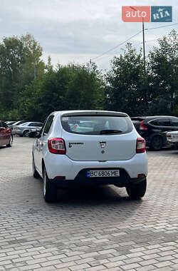 Хэтчбек Dacia Sandero 2015 в 