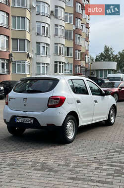 Хэтчбек Dacia Sandero 2015 в 