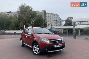 Хетчбек Dacia Sandero 2010 в Рівному