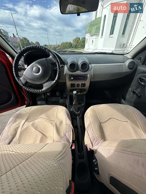 Хэтчбек Dacia Sandero 2009 в Киеве