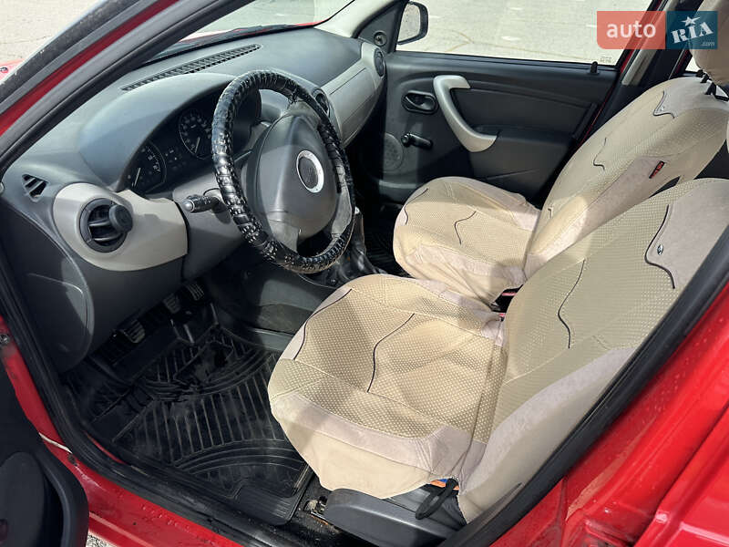 Хэтчбек Dacia Sandero 2009 в Киеве
