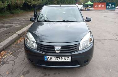 Хетчбек Dacia Sandero 2010 в Рівному