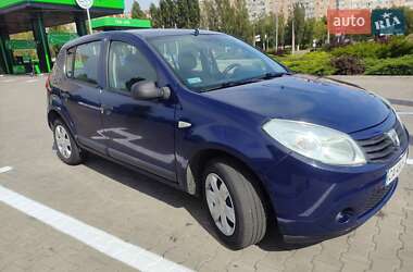 Хэтчбек Dacia Sandero 2010 в Черкассах