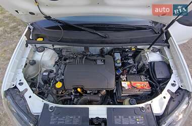 Хэтчбек Dacia Sandero 2013 в 