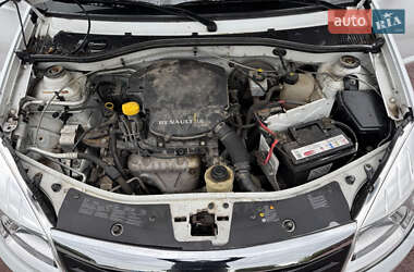 Хэтчбек Dacia Sandero 2009 в 