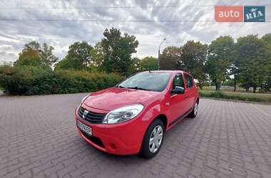 Хэтчбек Dacia Sandero 2010 в Миргороде