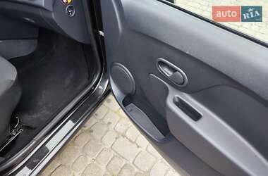 Хэтчбек Dacia Sandero 2015 в 