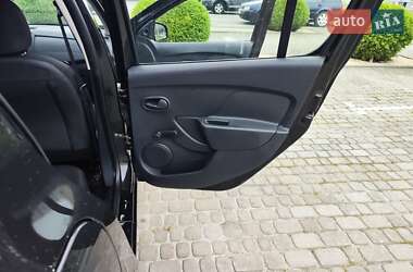 Хэтчбек Dacia Sandero 2015 в 