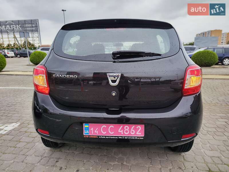 Хэтчбек Dacia Sandero 2015 в Львове