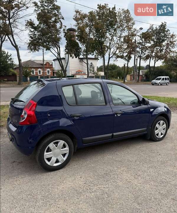 Хэтчбек Dacia Sandero 2009 в Сумах