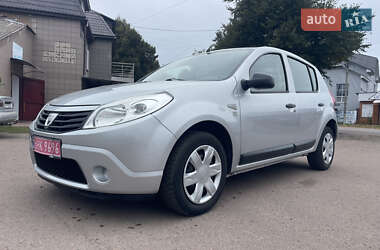 Хетчбек Dacia Sandero 2010 в Бахмачі