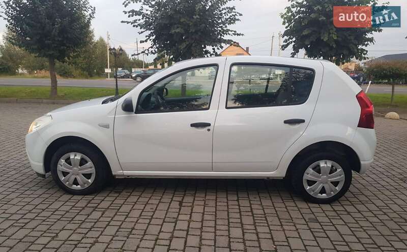 Хетчбек Dacia Sandero 2009 в Луцьку