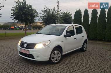 Хэтчбек Dacia Sandero 2009 в Луцке