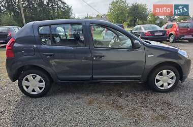 Хэтчбек Dacia Sandero 2008 в 