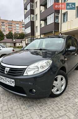 Хэтчбек Dacia Sandero 2008 в Ромнах