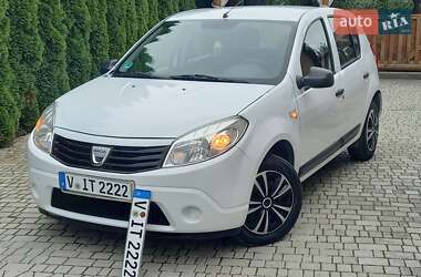 Хетчбек Dacia Sandero 2009 в Самборі