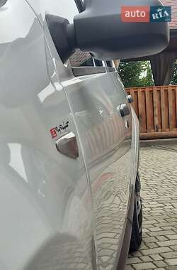 Хэтчбек Dacia Sandero 2009 в 