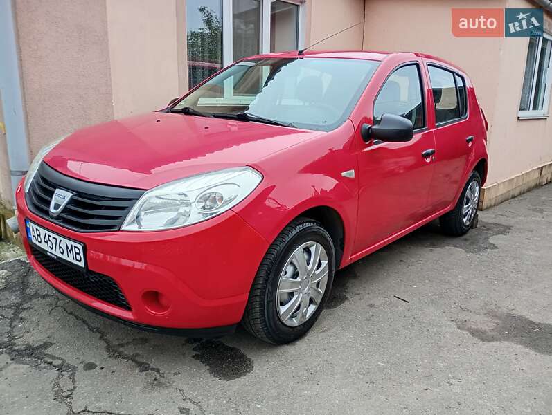 Хэтчбек Dacia Sandero 2009 в Калиновке