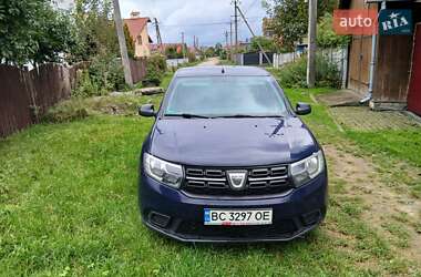 Хэтчбек Dacia Sandero 2017 в Львове