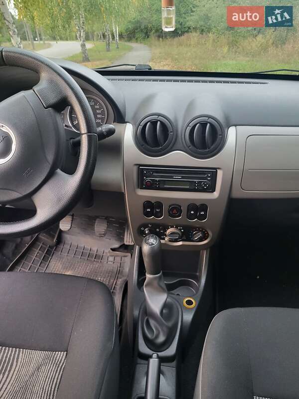 Хетчбек Dacia Sandero 2009 в Кременчуці фото 4 Хетчбек Dacia Sandero 2009 в Кременчуці