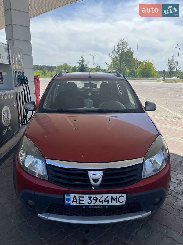 Хетчбек Dacia Sandero 2010 в Львові