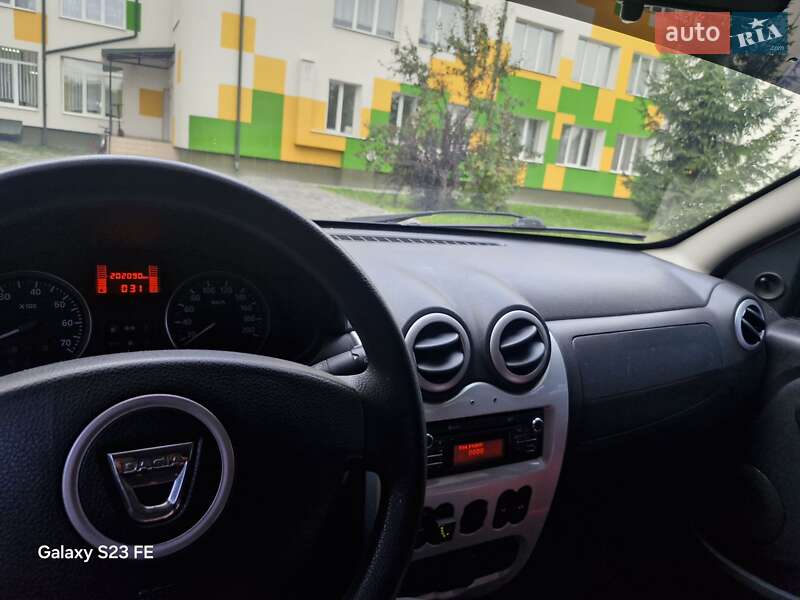 Хэтчбек Dacia Sandero 2012 в Тернополе