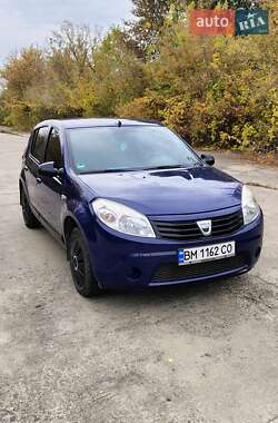Хэтчбек Dacia Sandero 2008 в Белополье