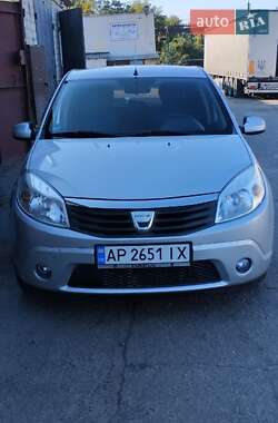 Хэтчбек Dacia Sandero 2008 в Запорожье