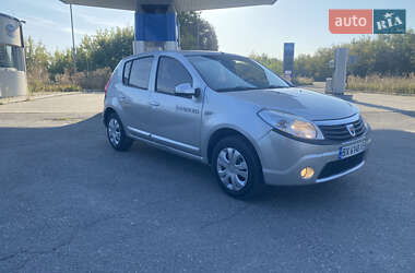 Хетчбек Dacia Sandero 2012 в Ізяславі